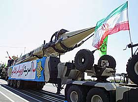 TRUSSEL: Iran mener denne missilen, en Shahab-3, lett kan n� fram til den israelske atomreaktoren.