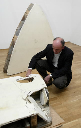 INSPISERER SKADENE: Otto Hubacek ved Berlins museum 