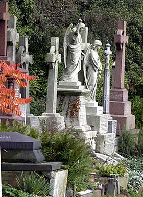 SISTE HVILE: På Highgate Cemetery i London er familiegravstedet til Laking of Kensington. Familien var baroner gjennom tre generasjoner. De levde et liv tett på kongefamilien.