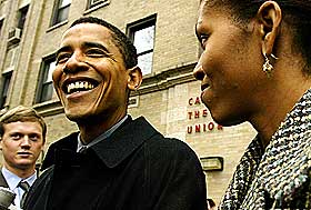 VANT VALGET:  Michelle svarer p� sp�rsm�l etter at hun og Barack Obama  stemte i Hyde Park  i Chicago i dag.