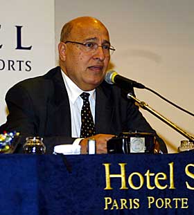 PRESSEKONFERANSE: Utenriksminsister Nabil Shaath.