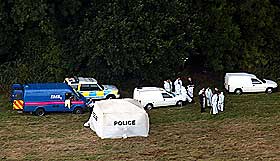 DREPT?: Ambulansepersonellet reagerte p� flere ting da de ankom �stedet der David Kelly ble funnet d�d.