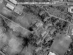 BOMBET: Dette overv�kingsbildet fra 1999 viser resultatet etter et NATO-bombetokt av en milit�rleir i Kosovo under Kosovo-krigen. Serbia og Montenegro for ikke pr�vet sine anklager om folkemort mot Nato fordi de ikke var medlemmer av FN.