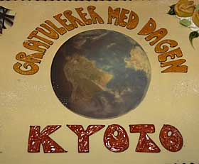 KYOTOKAKE: Kyotoavtalen trådte i kraft i dag. CICERO Senter for klimaforskning markerte dette i Oslo i dag.