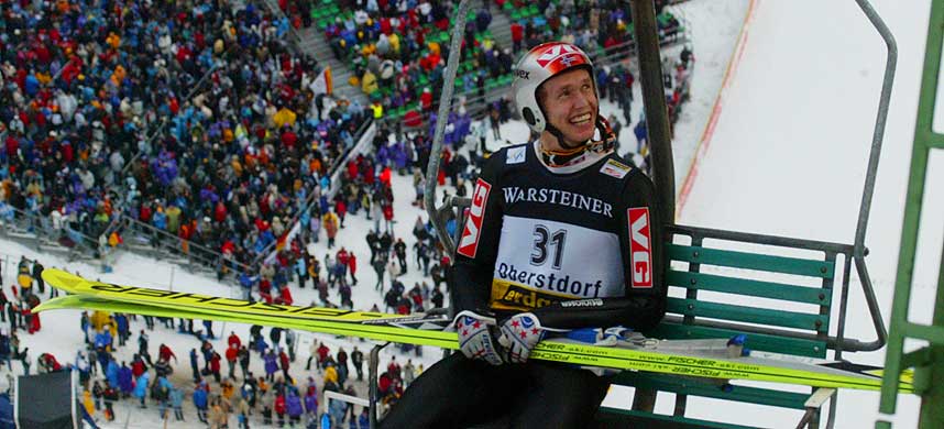 GLAD GUTT: Roar Lj�kels�y smiler i Oberstdorf i hoppuka. N� er han tilbake for � vinne VM-gull.
