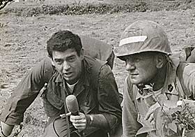 EN LANG KARRIERE: Her jobber Rather i felt under Vietnamkrigen i 1965.