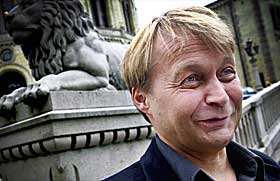  TAR REGI:  Nils Gaup �nsker at det samiske flagget skal vaie i Oslo 17. mai.