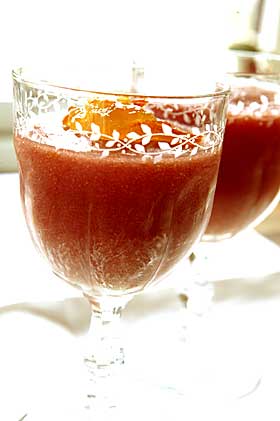 Rød dessert: Tomatmousse er intet mindre enn en molekylærgastronomisk oppdagelse. Fra Frankrike, selvsagt.