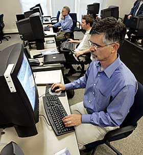 P� KURS: Doug Petch er en av de over tre hundre deltakerne p� bloggkurset.