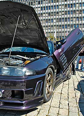 SJELDENHET: Det finnes kun tre eksemplarer av Nissan Skyline R33 GT-R. - Og alle de finner du nesten i samme gate, forteller Steinar Bentsen.