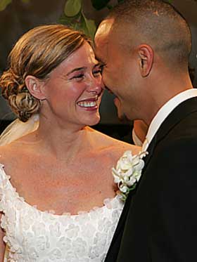 ENDELIG GIFT: Mary Kay Letourneau fikk til slutt sin kj�re Vili Fualaau, etter � ha sonet syv �r.