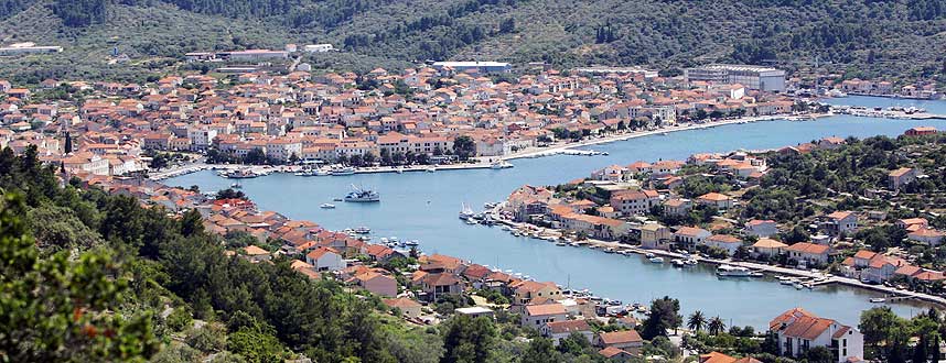 VELA LUKA: Byen Vela Luka p� �ya Korcula.