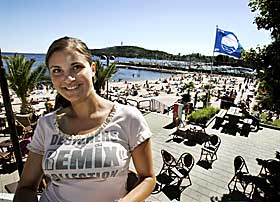 BYSTRANDA i KRISTIANSAND: -  Vi er selvf�lgelig kjempestolte over at Bystranda i Kristiansand er en av de tre norske strendene som har f�tt Bl�tt Flagg-godkjenning i �r, sier FEE-koordinator Anne Grethe Andersen.
