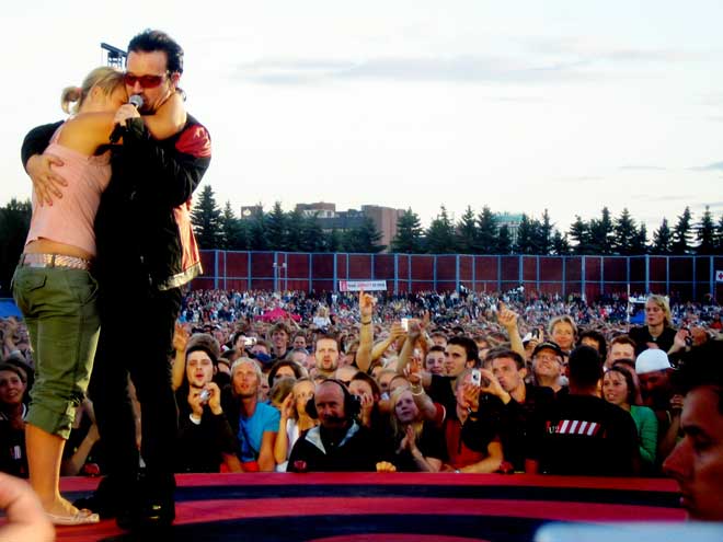 u2dans_1159171534.jpg