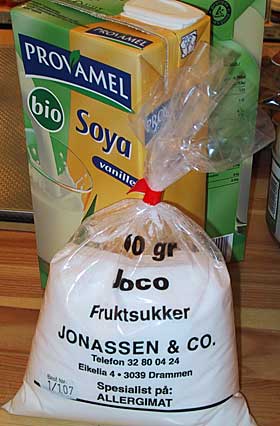 USIKRE P� VIRKNINGEN: Fruktose, eller fruktsukker, har blitt anbefalt som et sunnere alternativ til raffinert sukker, blant annet p� grunn av den lave glykemiske indeksen. N� viser unders�kelsene at denne naturlige sukkerarten kan ha en uheldig virkning p� fettproduksjonen.