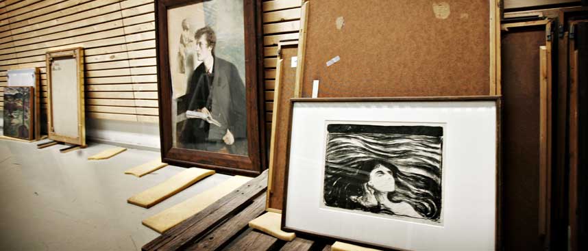  KANSKJE ET AV DISSE ...?  Filippinere som hevder � v�re synske, mener de kan finne Skrik og Madonna hvis noen bare sender dem et originalt Munch-maleri.