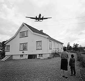FLYSTØY: Rundt 50 000 nordmenn plages av støy fra fly.