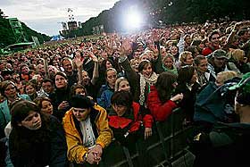 FOLKEFEST: Over 120.000 mennesker h�rte a-ha i Frognerparken i g�r kveld.