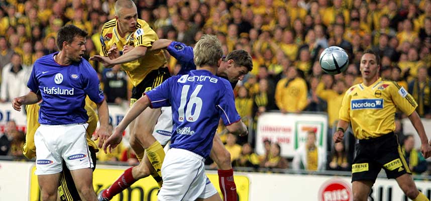1-0: Her header P�l Steffen Andresen inn det f�rste av to d�dballm�l for Lillestr�m.