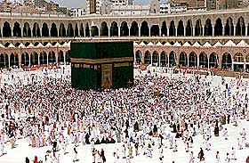 STILLER TIDA ETTER MEKKA: I boka begynner de ansatte p� institusjonen � for