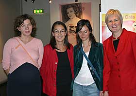 STATLIG BES�K: Jentene bak �Ungene i Gata� fikk bes�k av kulturminsteren p� lanseringen av deres nye spill. Fra venstre: Benedicte Bruar�y, Kari Hovda, Anja Storvand og Valgerd Svarstad Haugland.