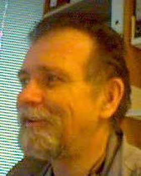 SVARER DEG DIREKTE:  Professor i fysikk, Terje Finstad forsker p� LED.