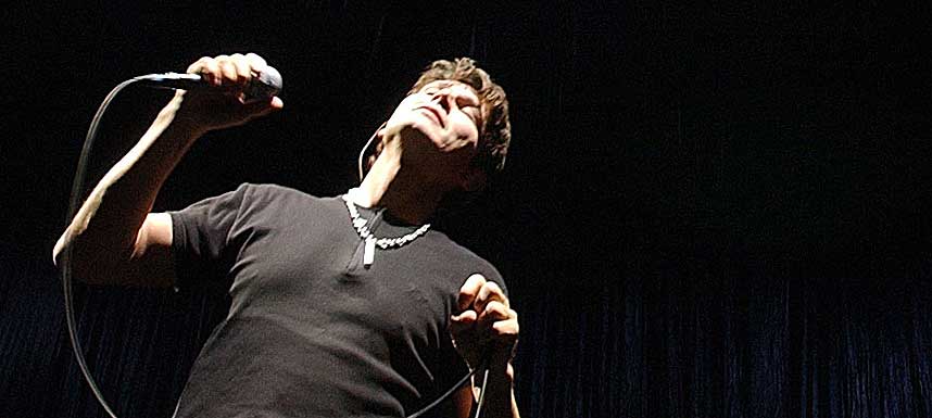  HALVVEIS OPPLEVELSE: Det tok litt tid f�r Morten Harket fikk i gang stemmen under turn��pningen i K�ln i g�r.