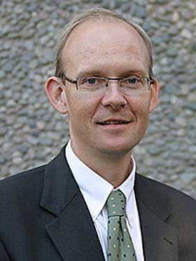 IKKE SIKKERT DE HEVER TOLLGRENSA:  Statssekret�r Geir Axelsen (Ap) i Finansdepartementet.