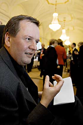 DISTANSERER SEG: Har SVs parlamentariske leder Inge Ryan f�tt strekk i dag, etter sitt utspill p� NRK? I ettermiddag skylder han p� at intervjuet i NRK er gammelt, men det tatt opp for �tte dager siden.
