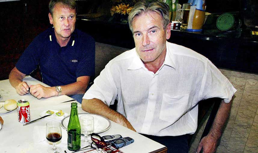  REFSER HAREIDE: Davy Wathe st�tter Kurt Nilsen og kritiserer �ge Hareide for � navngi idolet som tipser. Her er de to avbildet under fotball-EM i fjor.