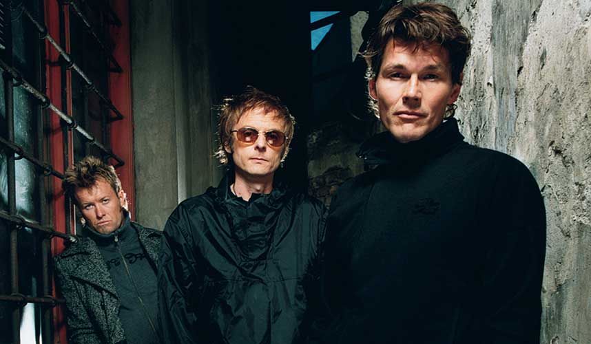 Gleder seg: a-ha skal gjenerobre Storbritannia over nytt�r. Magne Furuholmen, Paul Waaktaar-Savoy og Morten Harket gleder seg.