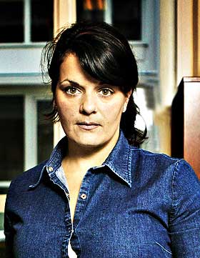 STERKT PREGET: Elina Krantz, daglig leder i Stand Up Norge og Einar Holms sjef.