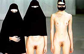 �JEG SKULLE �NSKE JEG VAR JOMFRU, MEN N� ER DET FOR SENT� Burka st�r mot Britneykl�r i Osloskolen. Etnisk norske jenter opplever at idealet om mere tildekning spres i skoleg�rden og saken var blant de mest leste i 2005.