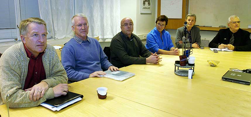 KRISEM�TE P� NTNU I G�R: Fra venstre direkt�r for Fakultet for naturvitenskap og teknologi Geir Wals�, dekanus ved samme fakultet Bj�rn Hafskjold, dekanus ved Det medisinske fakultet Sig Sl�rdahl, prorektor for utdanning og l�ringskvalitet Julie Feilberg, prorektor for forskning og nyskapning Astris L�greid og rektor Torbj�rn Digernes.