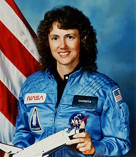 D�DE: L�reren Christa McAuliffe omkom i ulykken.