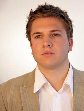 SKEPTISK: Lars-Henrik Michelsen mener Selbekk m�ter seg selv i d�ren.