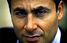 KRITISK: Naser Khader er av stifterne av Demokratiske muslimer. Politikeren fra Det radikale venstre mener Laban er dogmatisk og kompromissl�s.
