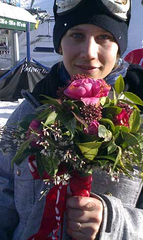 BLOMSTER: Kjersti Buaas etter blomsterseremonien.