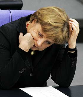 KREVER L�SNING: Forbundskansler Angela Merkel.