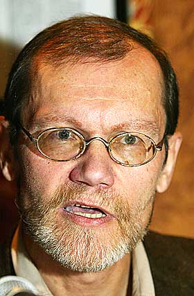 GR�SONE: Nye medier skaper en gr�sone hvor terskelen for verbale personangrep senkes, mener professor �yvind �sterud.