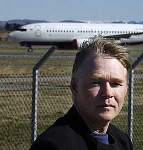 SLO ALARM: Yrkeshygieniker Halvor Erikstein i fagforeningen Safe slo alarm om forgiftningsfare i fly i 2002.