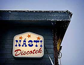 ENESTE DISKOTEK: Utestedet Nasti er eneste tilbud til ungdom mellom 18 og 20 �r. N� h�per kommunen at den nye ungdomsklubben skal tiltrekke folk.