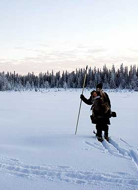 M�NESKINN: Store deler av turen gikk i l�ssn� etter solnedgang. M�neskinnet hjalp oss til � kunne fortsetter �stover i m�rket.