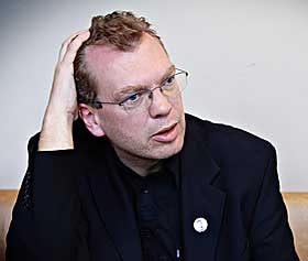 BESTE KRIM: Frode Grytten fikk Rivertonprisen onsdag for romanen �Flytande bj�rn�. Han bruker krimsjangeren til � skrive politisk.