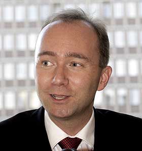  �NSKER M�TE MED NISO: Kulturminister Trond Giske �nsker � m�te NISO-leder Silje Johannessen for � diskutere fotballspillernes yrkesskadevern.
