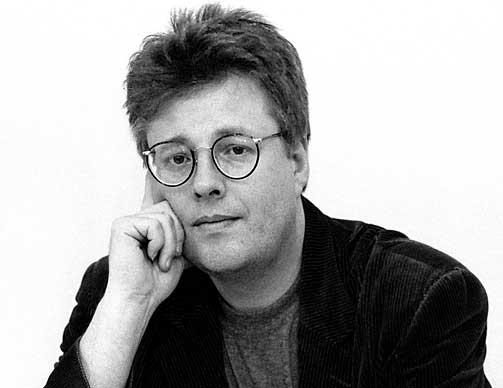 D�DE F�R DEBUTEN: Stieg Larsson d�de av hjerteslag f�r den f�rste boka hans kom ut. Den er if�lge v�r anmelder en mesterlig roman. Foto: GYLDENDAL NORSK FORLAG