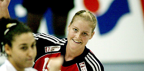  ETTERTRAKTET:  Marianne Rokne (28) er �nsket av samtlige norske eliteserieklubber. Den kjeivhendte h�ndballstjerna er trolig p� vei hjem til norsk h�ndball etter kontraktsforviklingene i danske Aalborg.