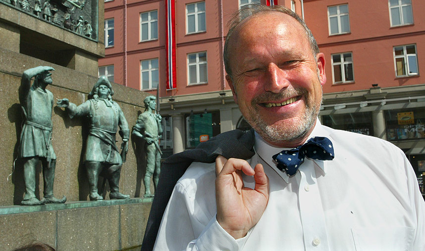REFSET FRP I RADIO-PREKEN:  Og etter sending fikk professor Per Fuggelli kraftig respons p� SMS.