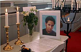 MINNEGUDSTJENESTEN: Sjette mai ble minnegudstjensten for Bobby holdt i Malmb�ck kirke.