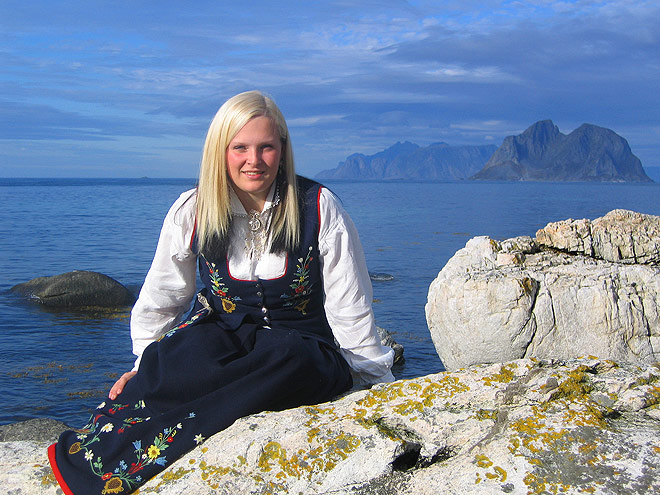 Unkown Norwegian girl in bunad.